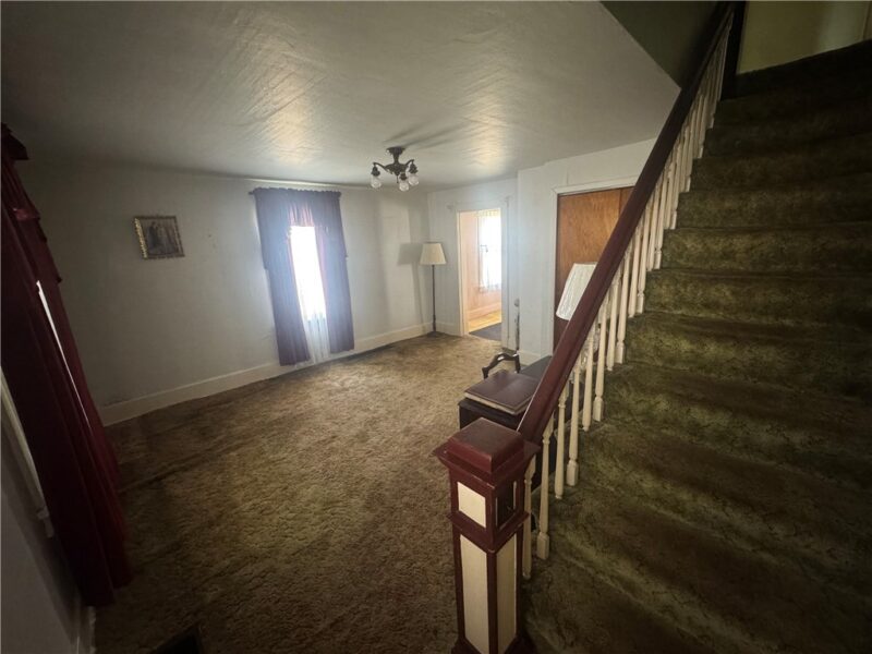 28 Railroad Ave — photo 7