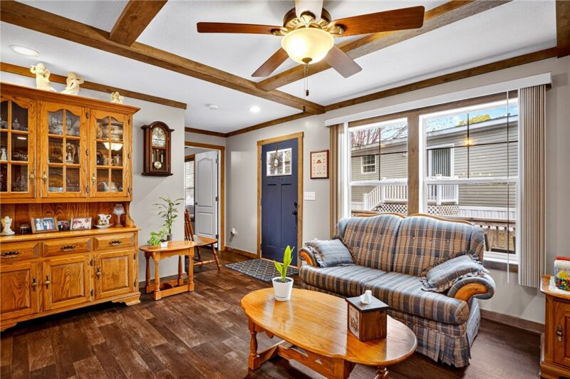 426 Perry Cir — photo 5