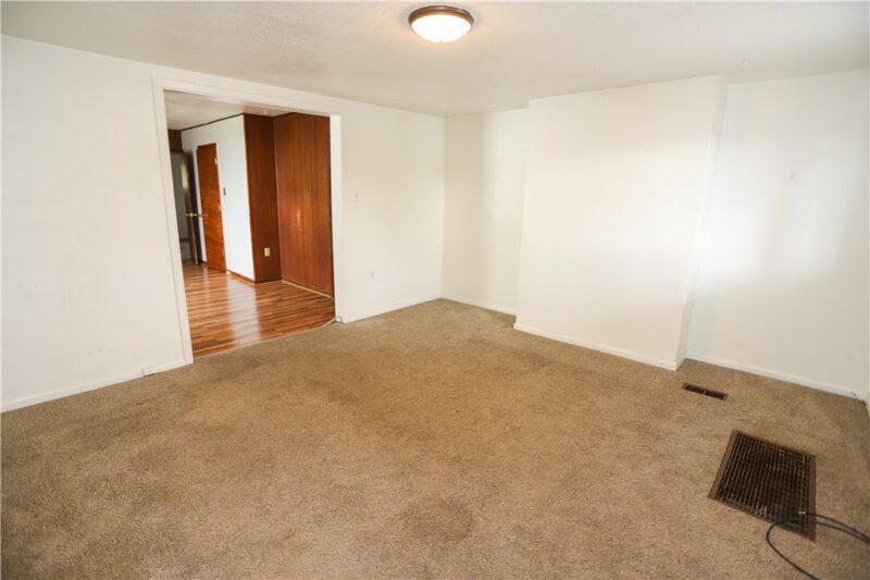 906 Florence Ave — photo 4