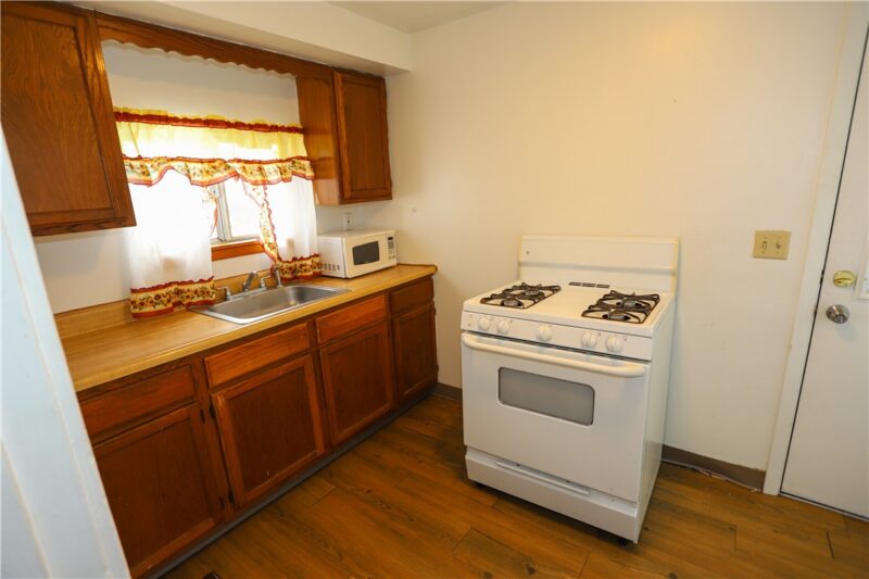 906 Florence Ave — photo 6
