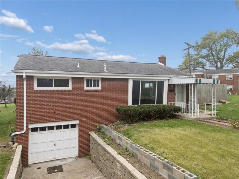 434 Macassar Dr — photo 3