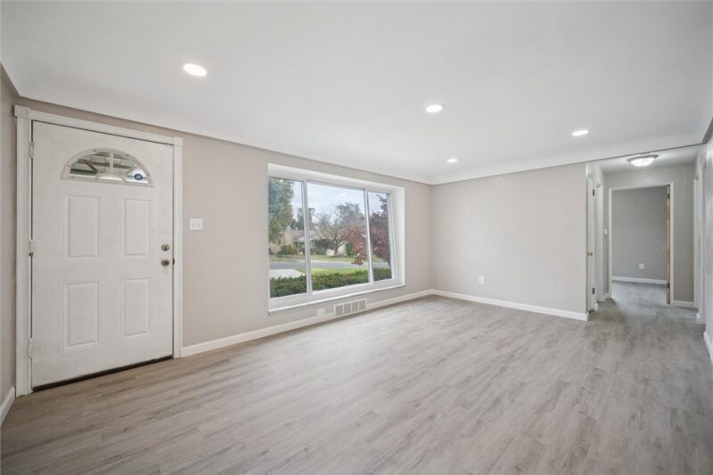 434 Macassar Dr — photo 7