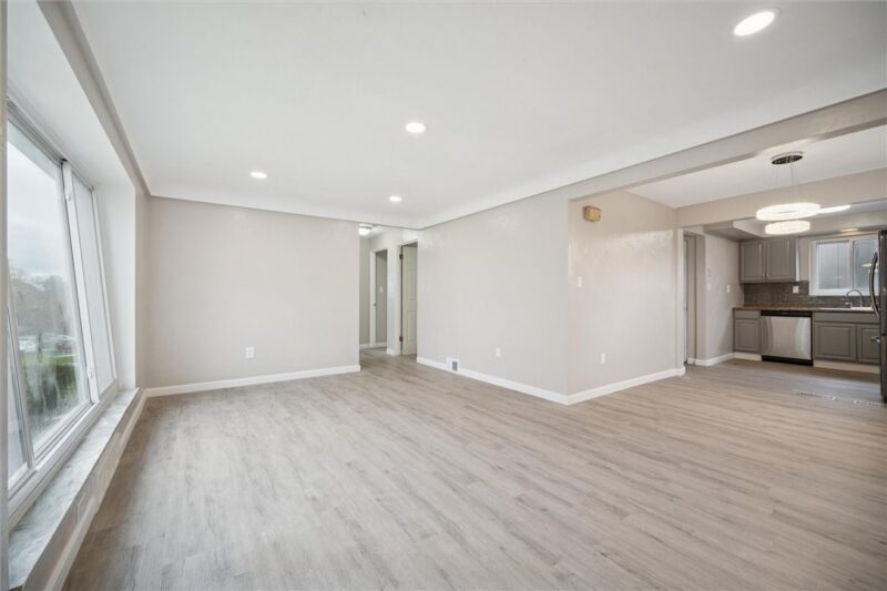 434 Macassar Dr — photo 8