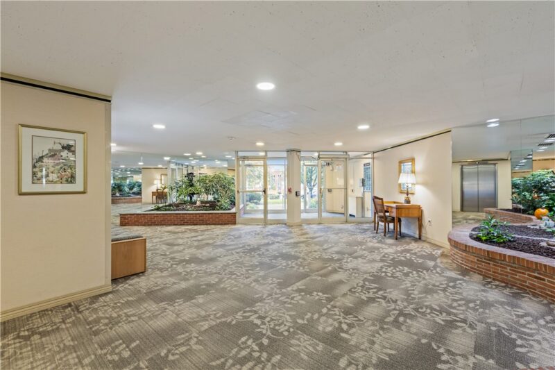 4625 Fifth Avenue 209 — photo 4