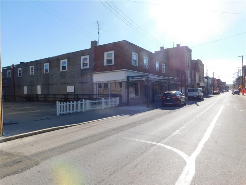 628 Fallowfield Avenue — photo 3