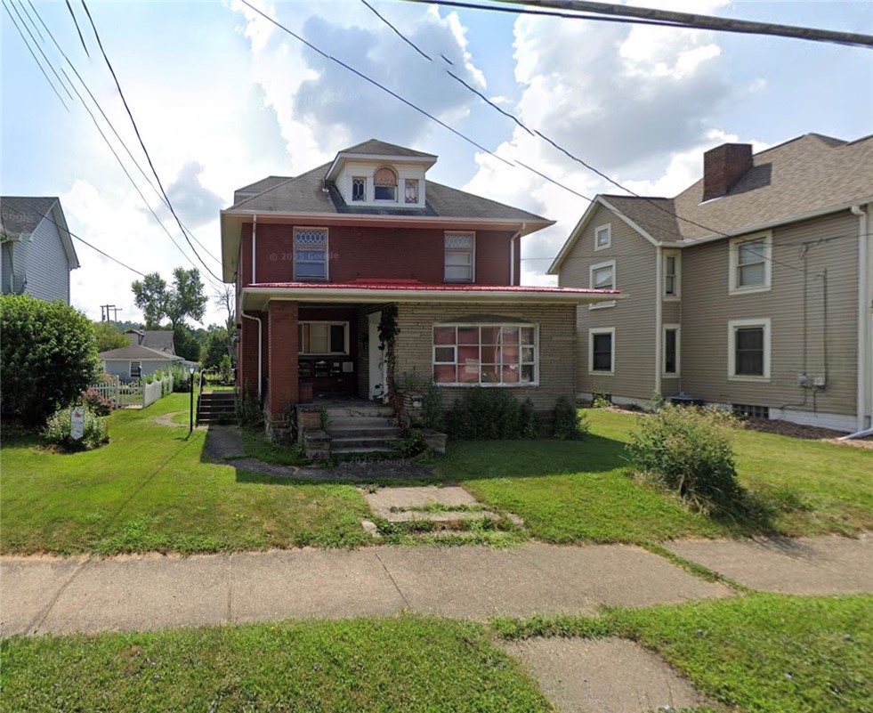 216 E Pike St — photo 1