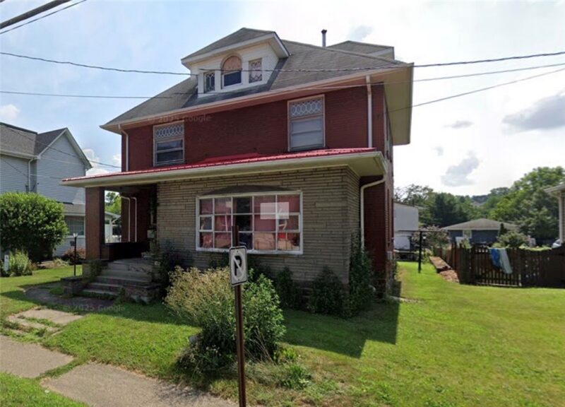 216 E Pike St — photo 2