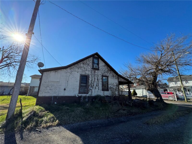 220 E Jackson St — photo 5