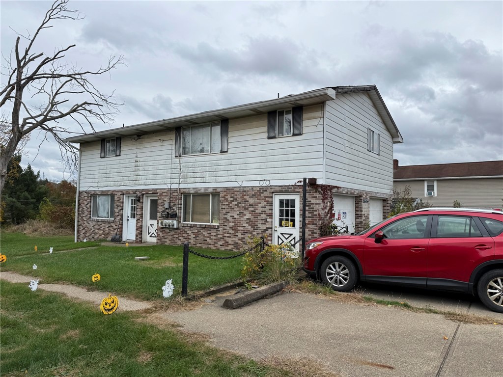 216 E Jackson St — photo 1