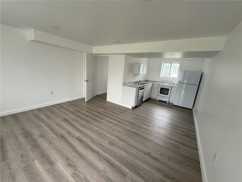 216 E Jackson St — photo 2