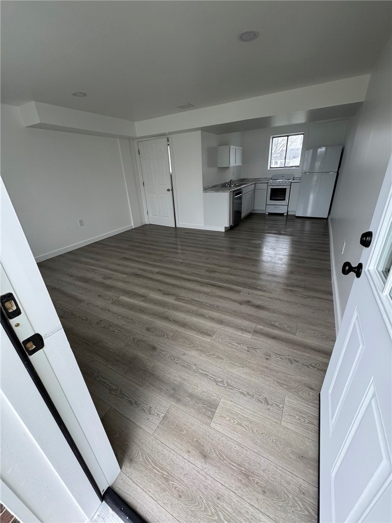 216 E Jackson St — photo 5
