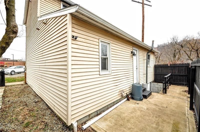 145 E Main St — photo 2