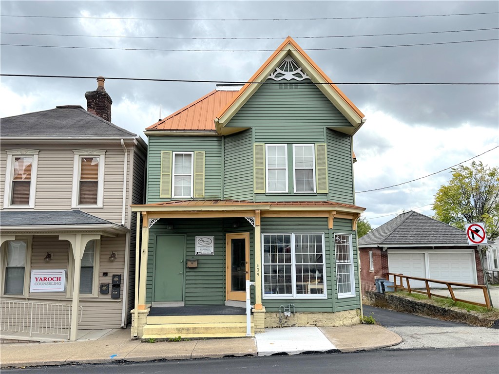 439 S Maple Ave — photo 1