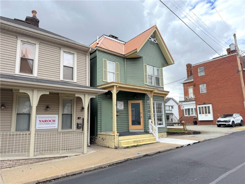 439 S Maple Ave — photo 2