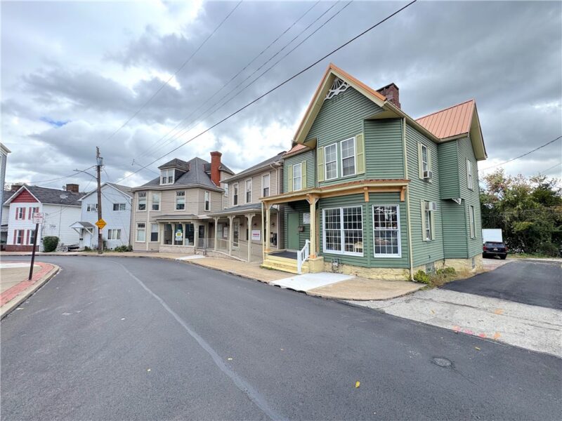 439 S Maple Ave — photo 3
