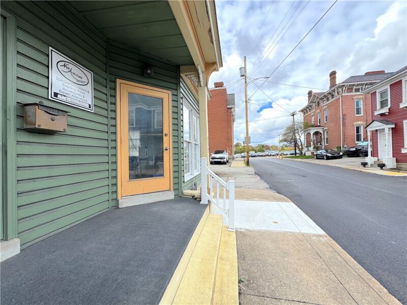 439 S Maple Ave — photo 4