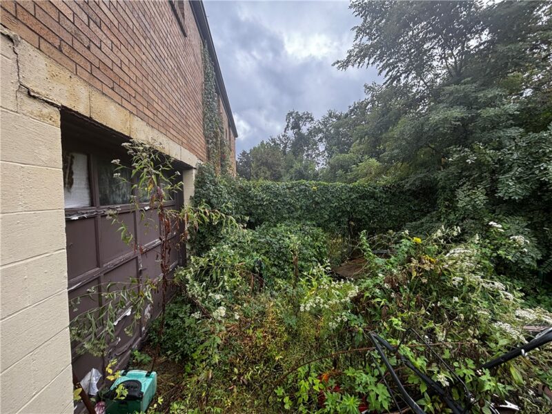 269 Lansdowne Dr — photo 2