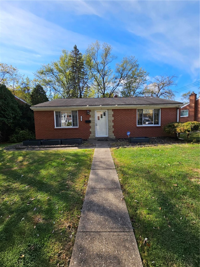 182 Rosewood Drive — photo 1