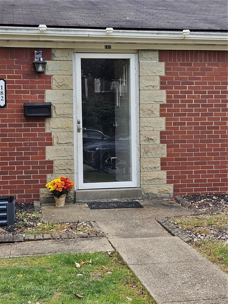182 Rosewood Drive — photo 3
