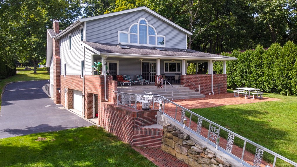 910 Latonka Drive — photo 1