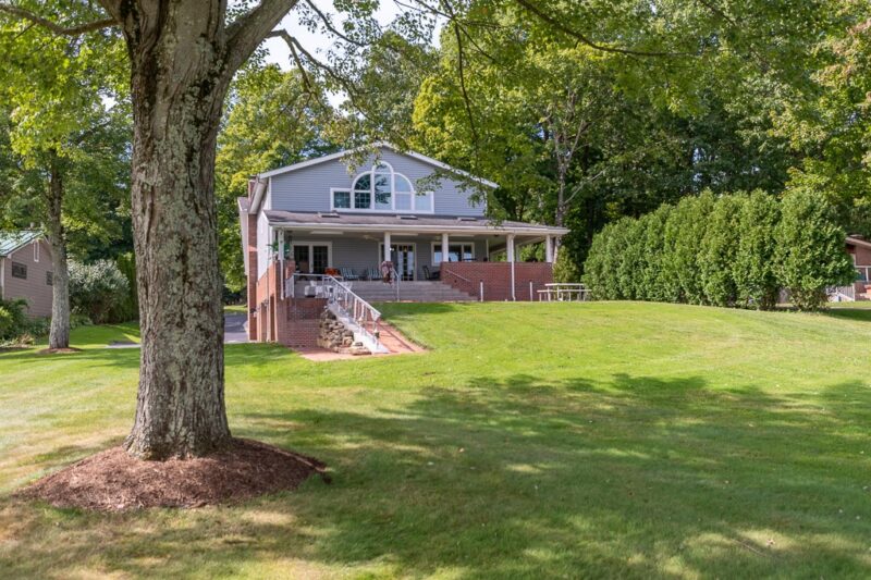 910 Latonka Drive — photo 6