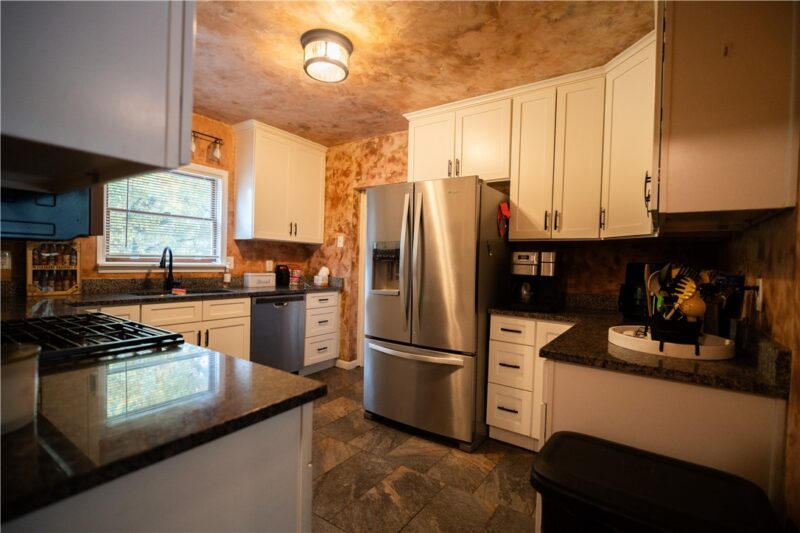 1253 Lakewood Ave — photo 8