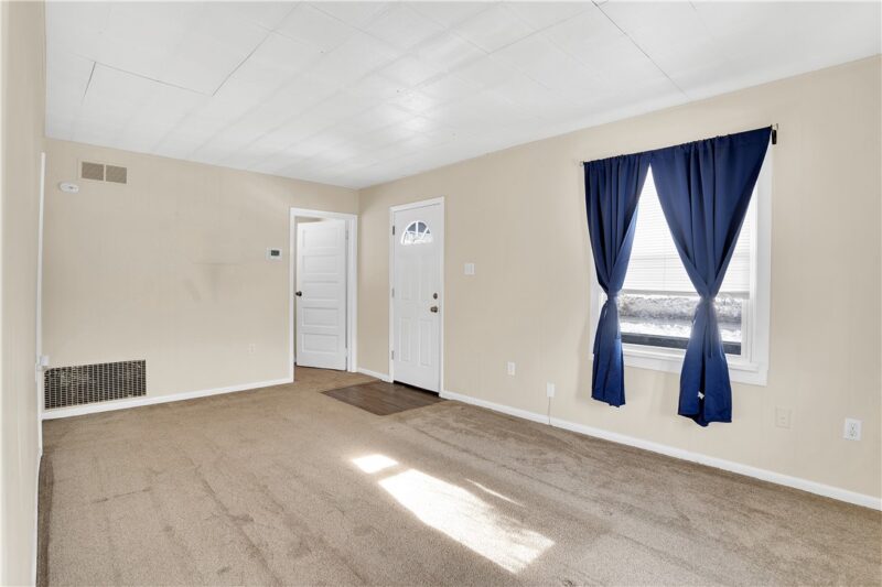 2067 Brodhead Rd — photo 4