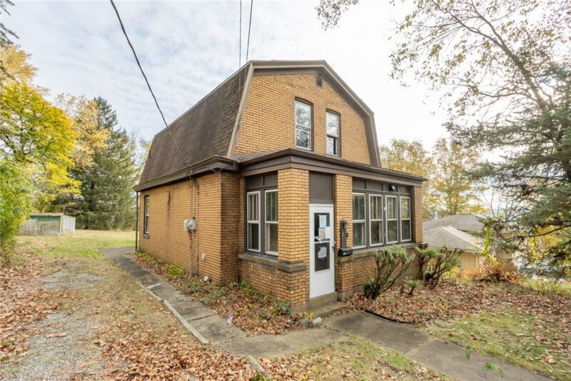 211 Wallace Ave — photo 2