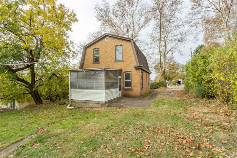 211 Wallace Ave — photo 3