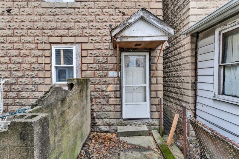 1421 5th Ave — photo 5