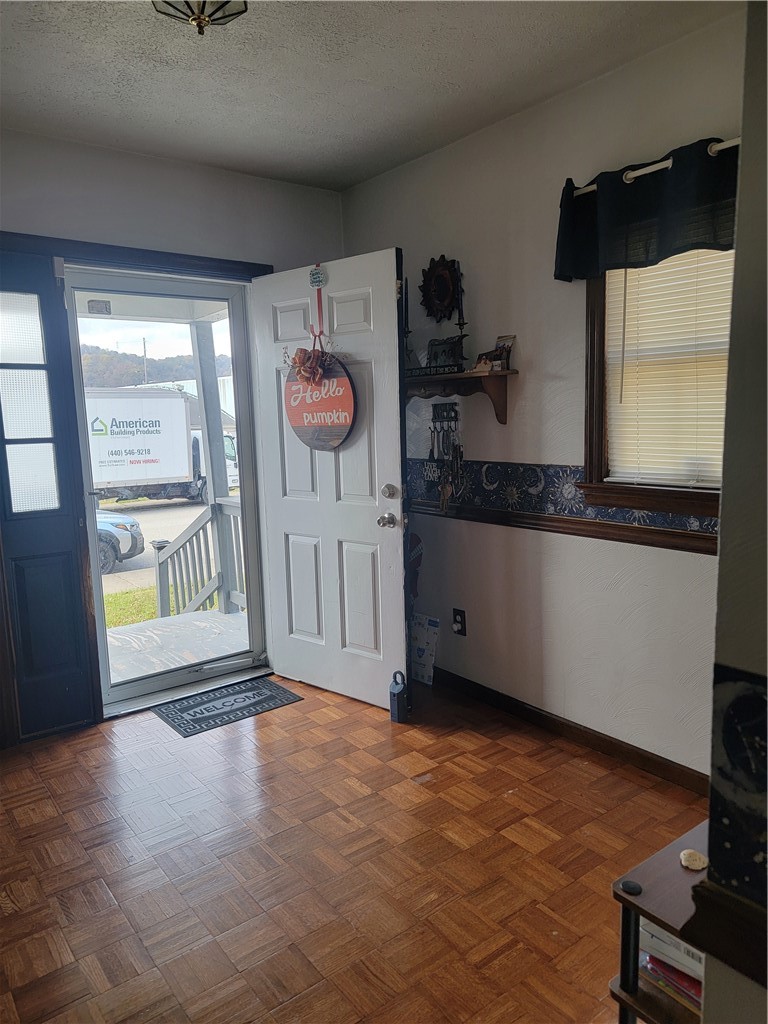 2110 Kenneth Ave — photo 3