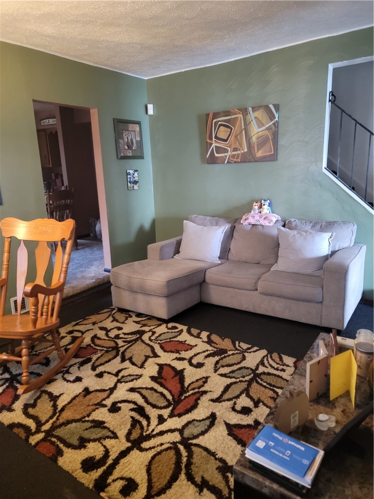 2110 Kenneth Ave — photo 8