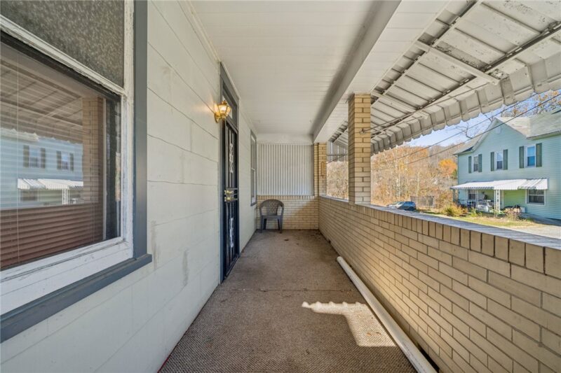 1280 Armstrong Street — photo 2