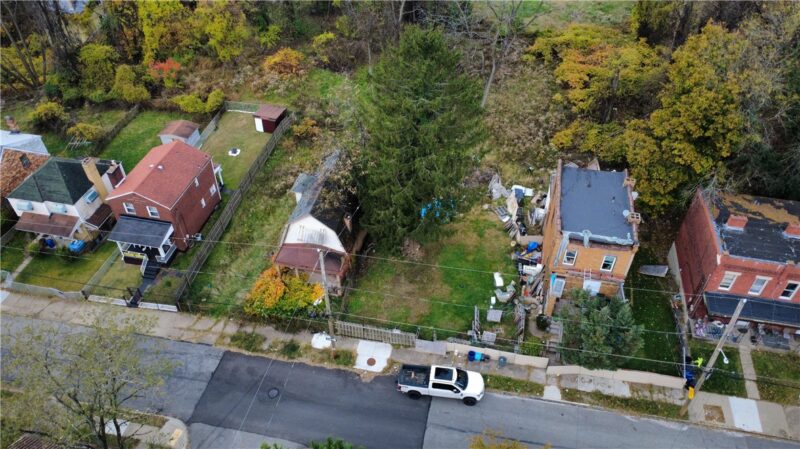 1327 Grotto St — photo 2