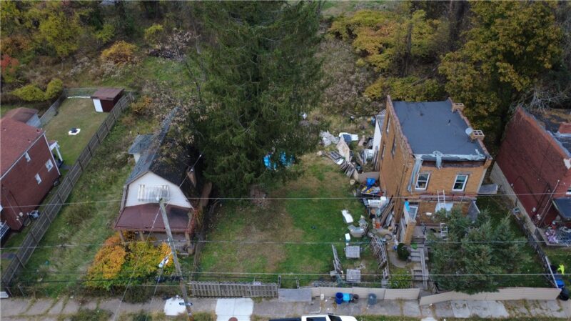 1327 Grotto St — photo 5