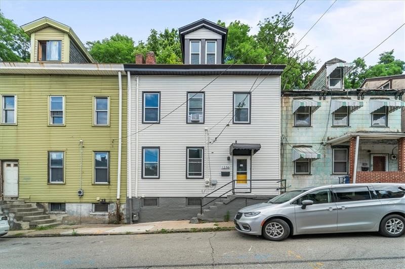 1236 High St — photo 1
