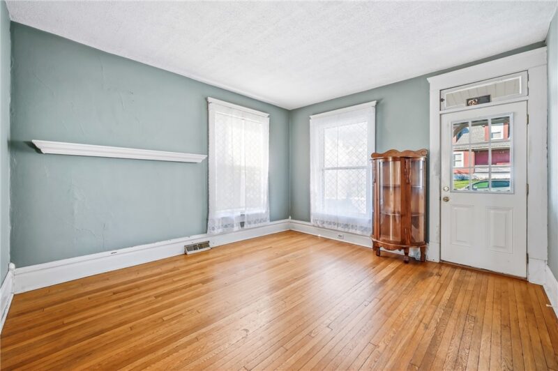 453 Lafayette Ave — photo 6