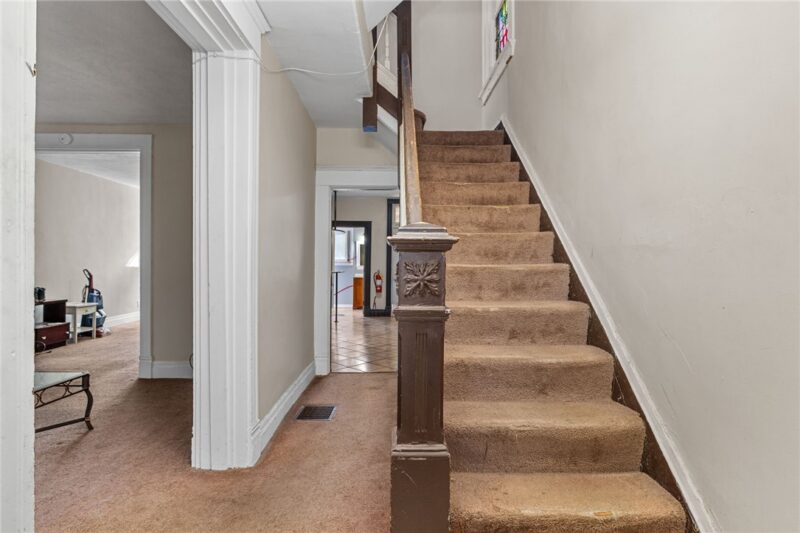 118 Carrick — photo 2