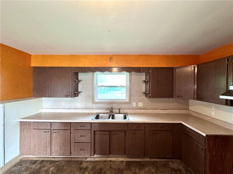 3406 New Castle Rd — photo 8