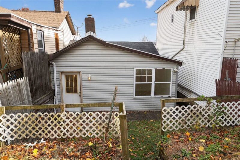 417 Alexander St — photo 3