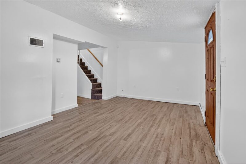 417 Alexander St — photo 5