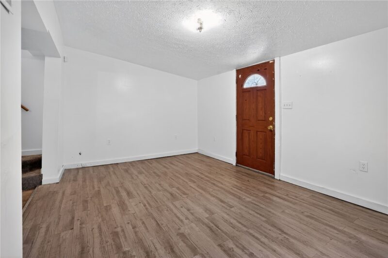417 Alexander St — photo 6