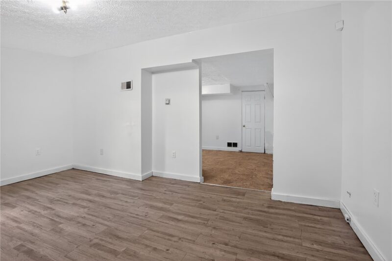 417 Alexander St — photo 8