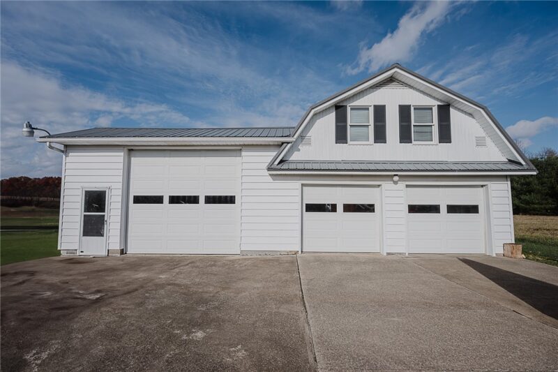 151 Hemlock Rd — photo 2