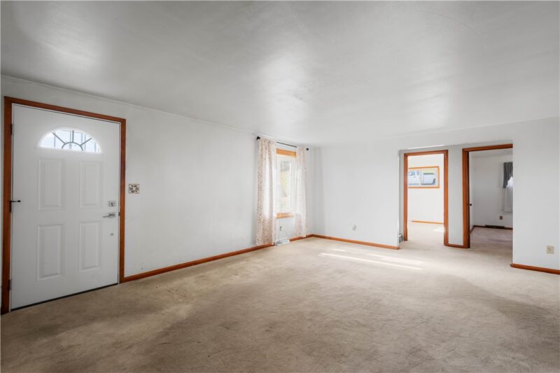 275 Hallam Rd — photo 3