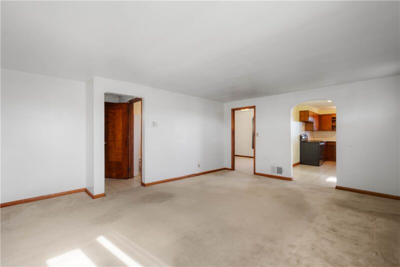 275 Hallam Rd — photo 5