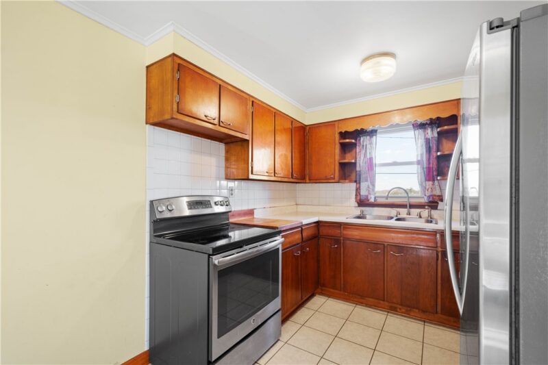 275 Hallam Rd — photo 8