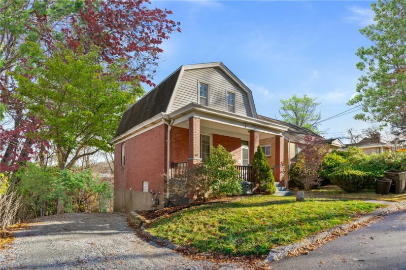 17 Marwood Ave — photo 2
