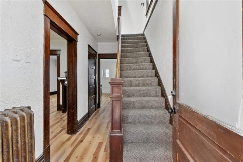 17 Marwood Ave — photo 4