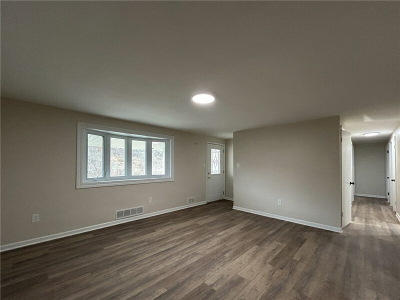 389 Rural Valley Rd — photo 8